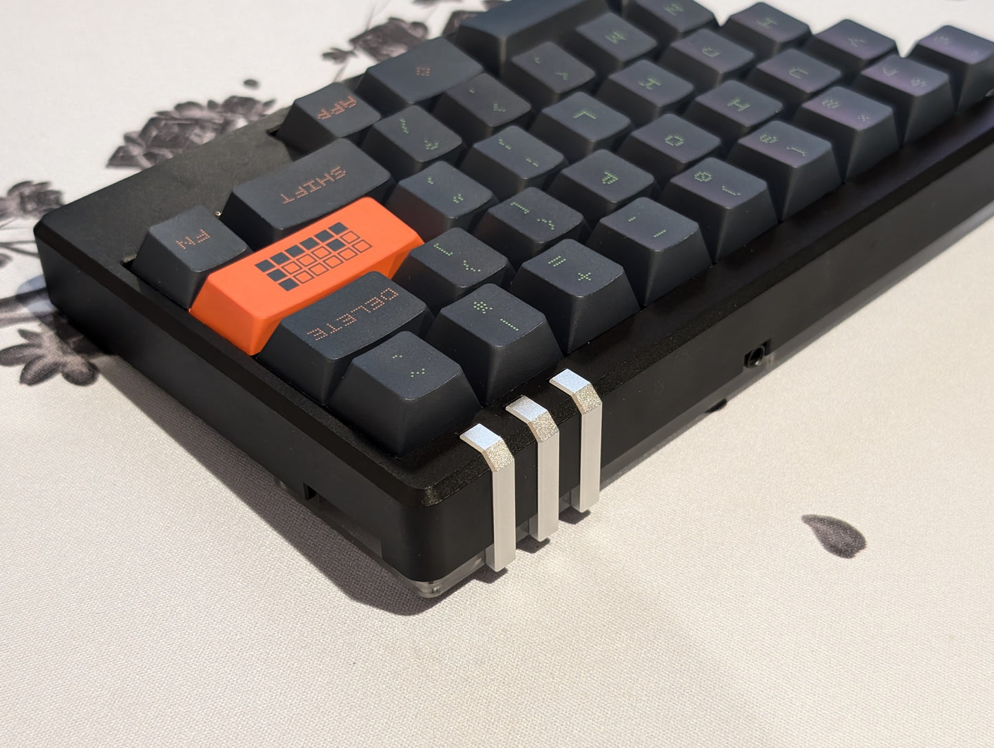 「Acid Caps “Collection”」LED BOARD